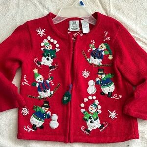 Girls Holiday sweater! Size 6 - perfectly for the upcominging season